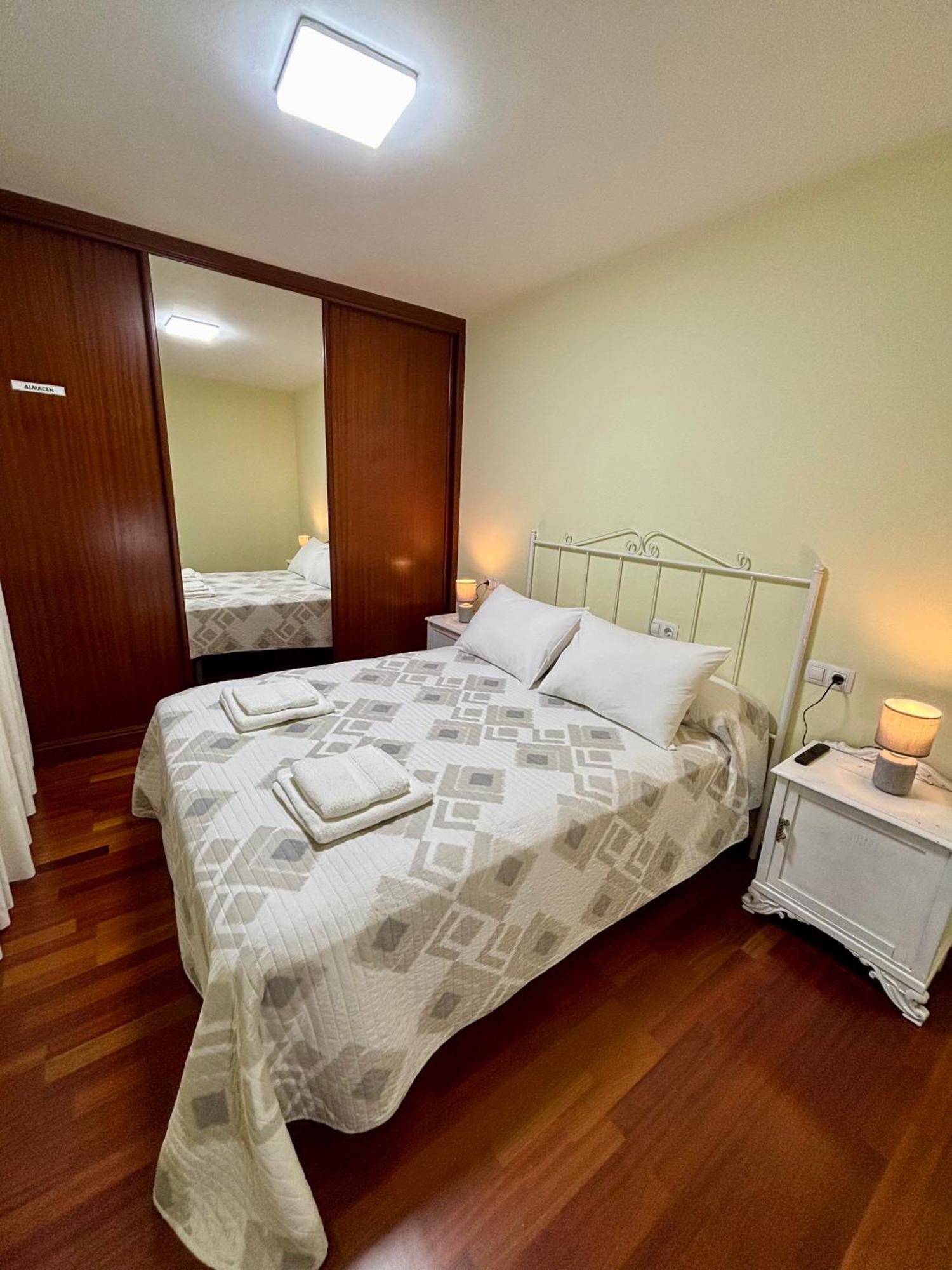 Apartamento Ribeira Sacra モンフォルテ・デ・レモス エクステリア 写真